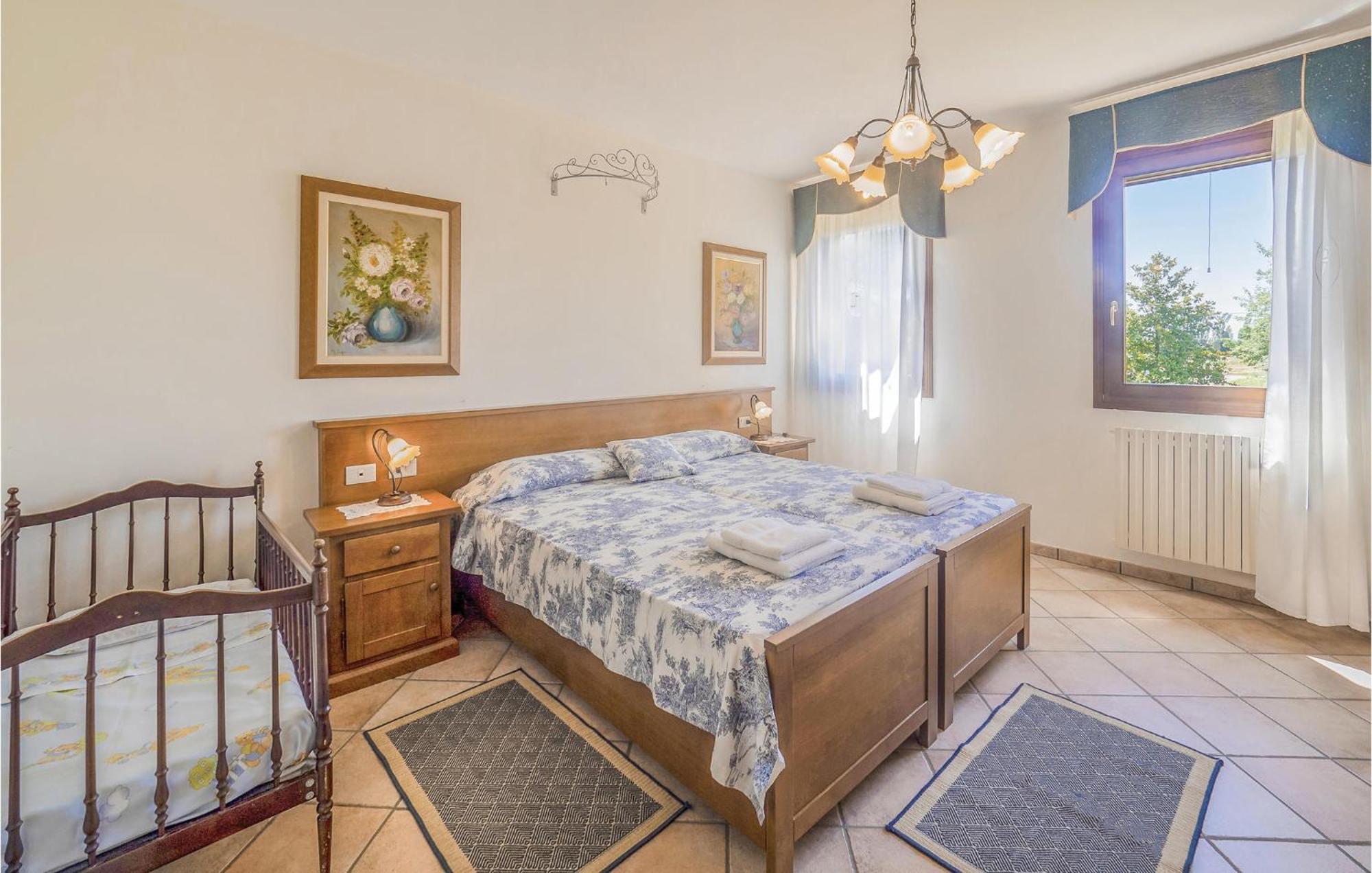Awesome Home In Ariano Nel Polesine With Kitchen San Basilio المظهر الخارجي الصورة