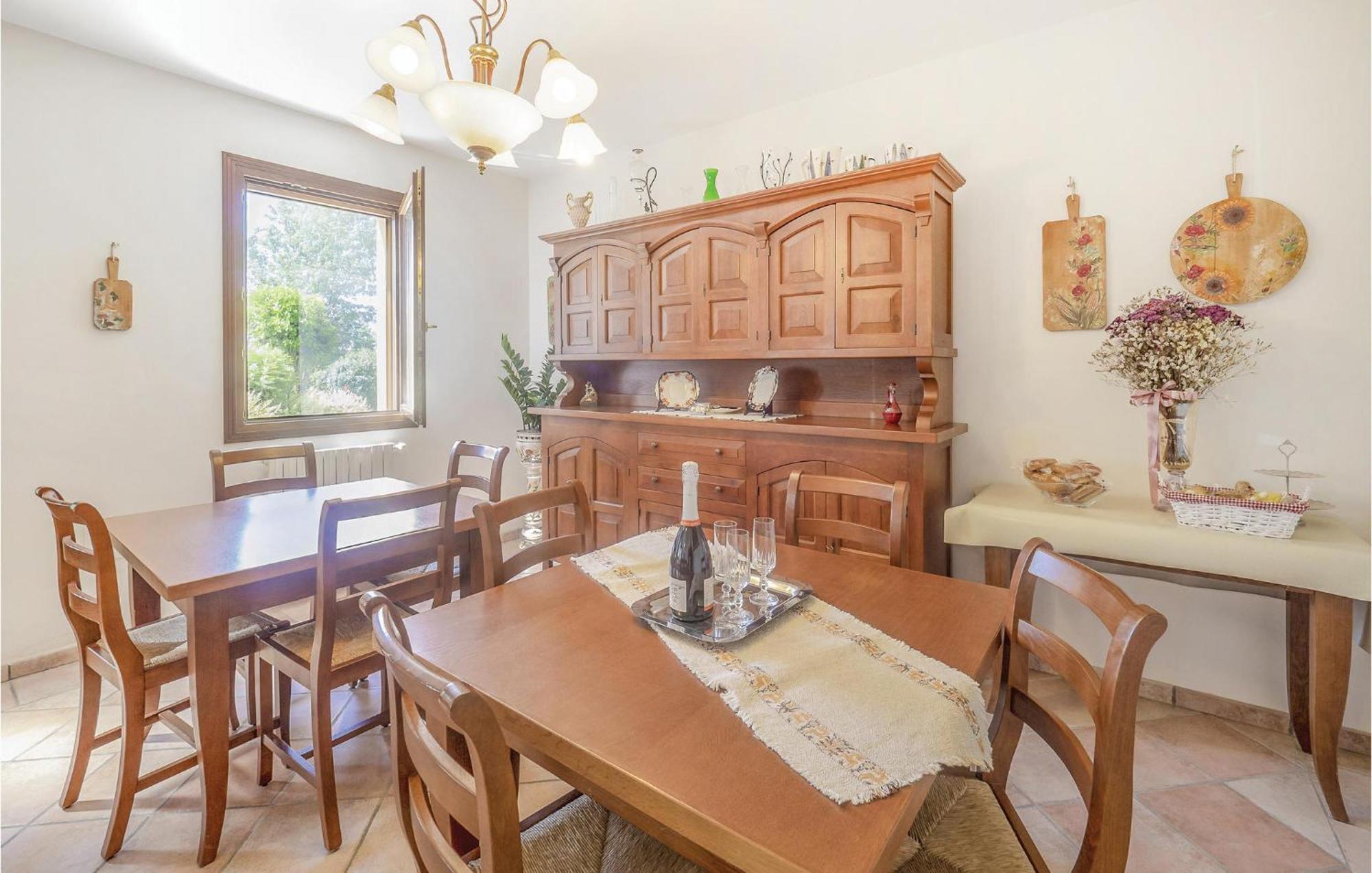 Awesome Home In Ariano Nel Polesine With Kitchen San Basilio المظهر الخارجي الصورة