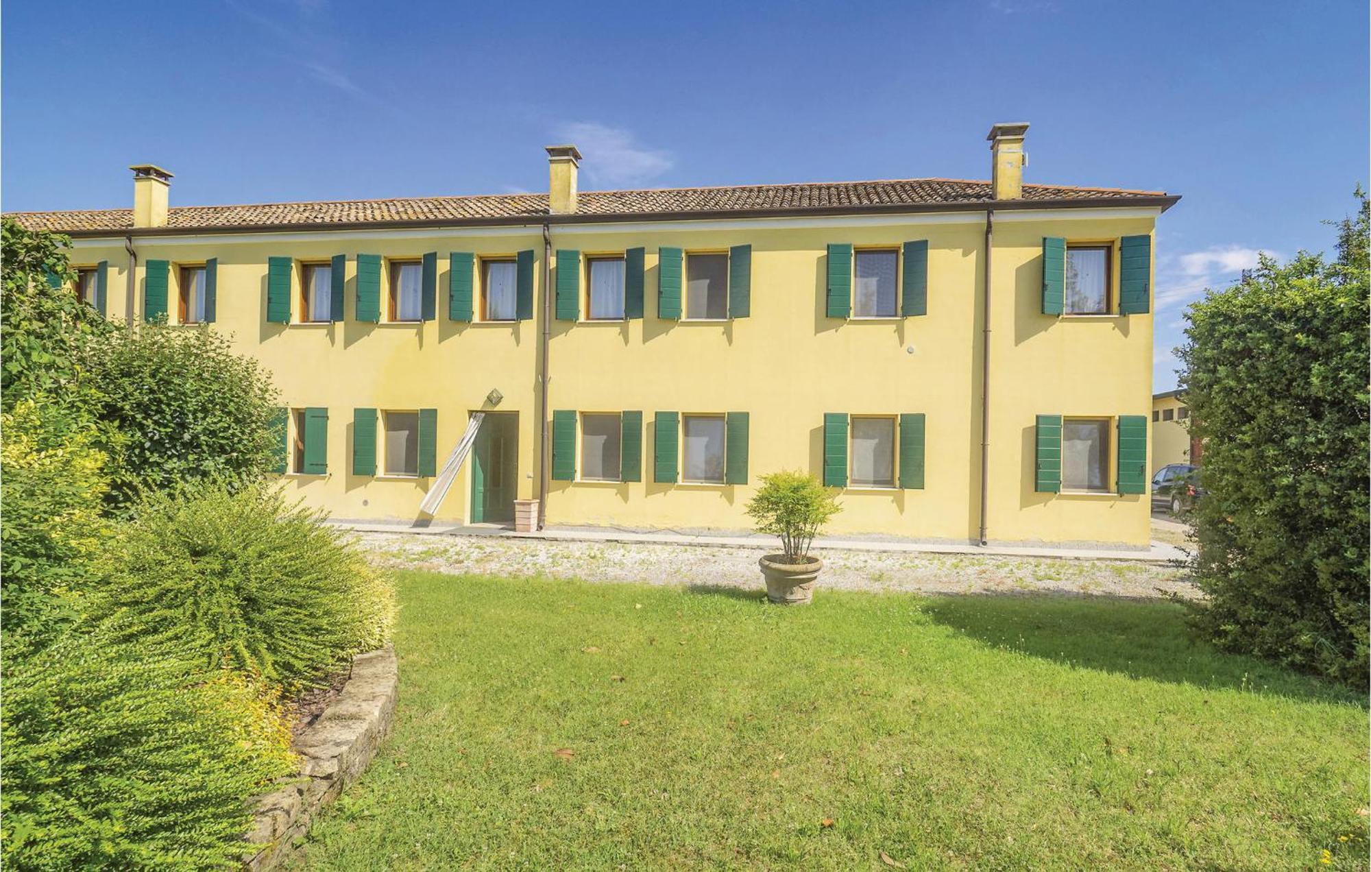 Awesome Home In Ariano Nel Polesine With Kitchen San Basilio المظهر الخارجي الصورة